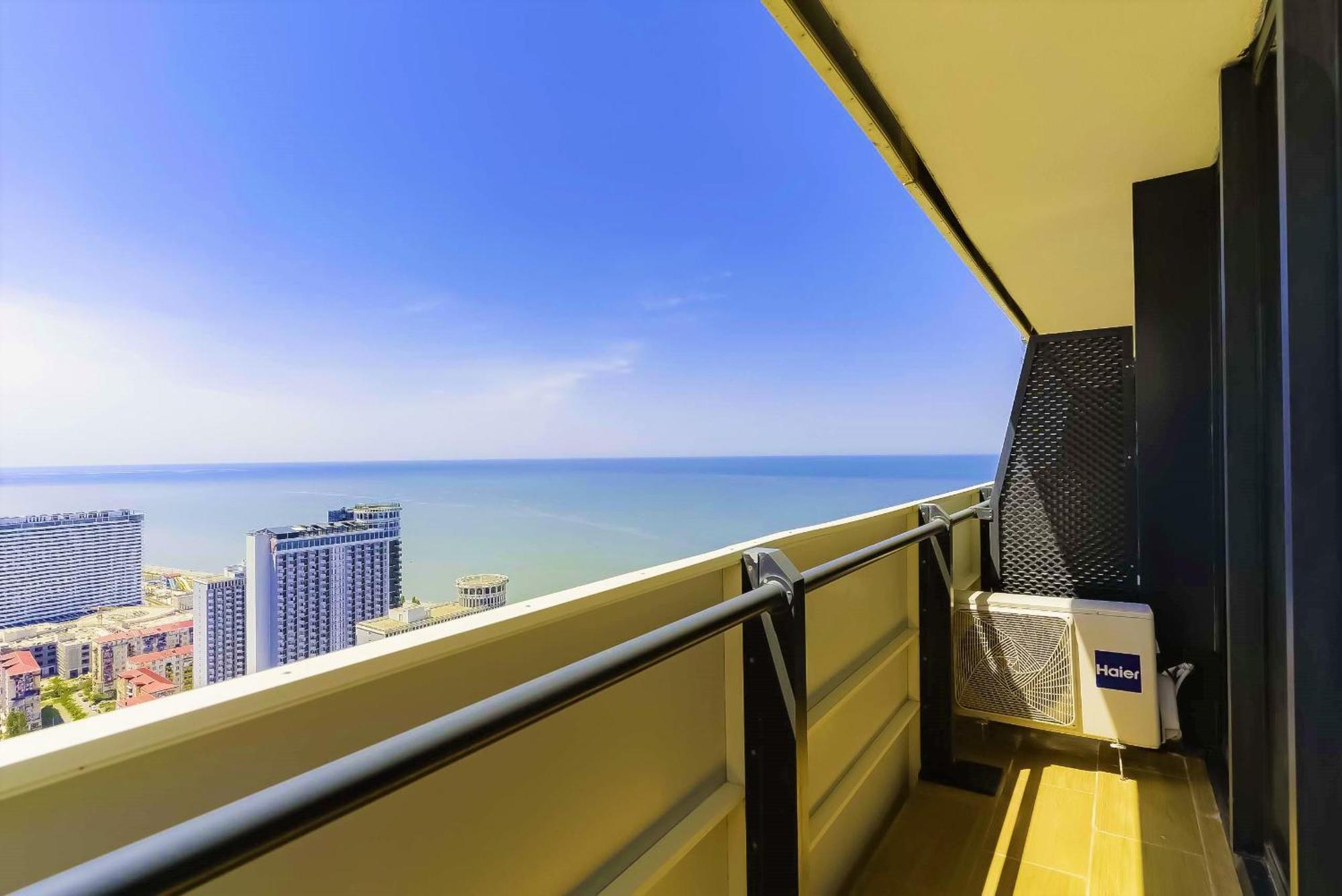 Orbi City Hotel With Sea View Batumi Kültér fotó